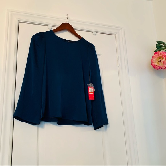 NWT VINCE CAMUTO • Jewel tone silky light top • Sz XS - Picture 3 of 8